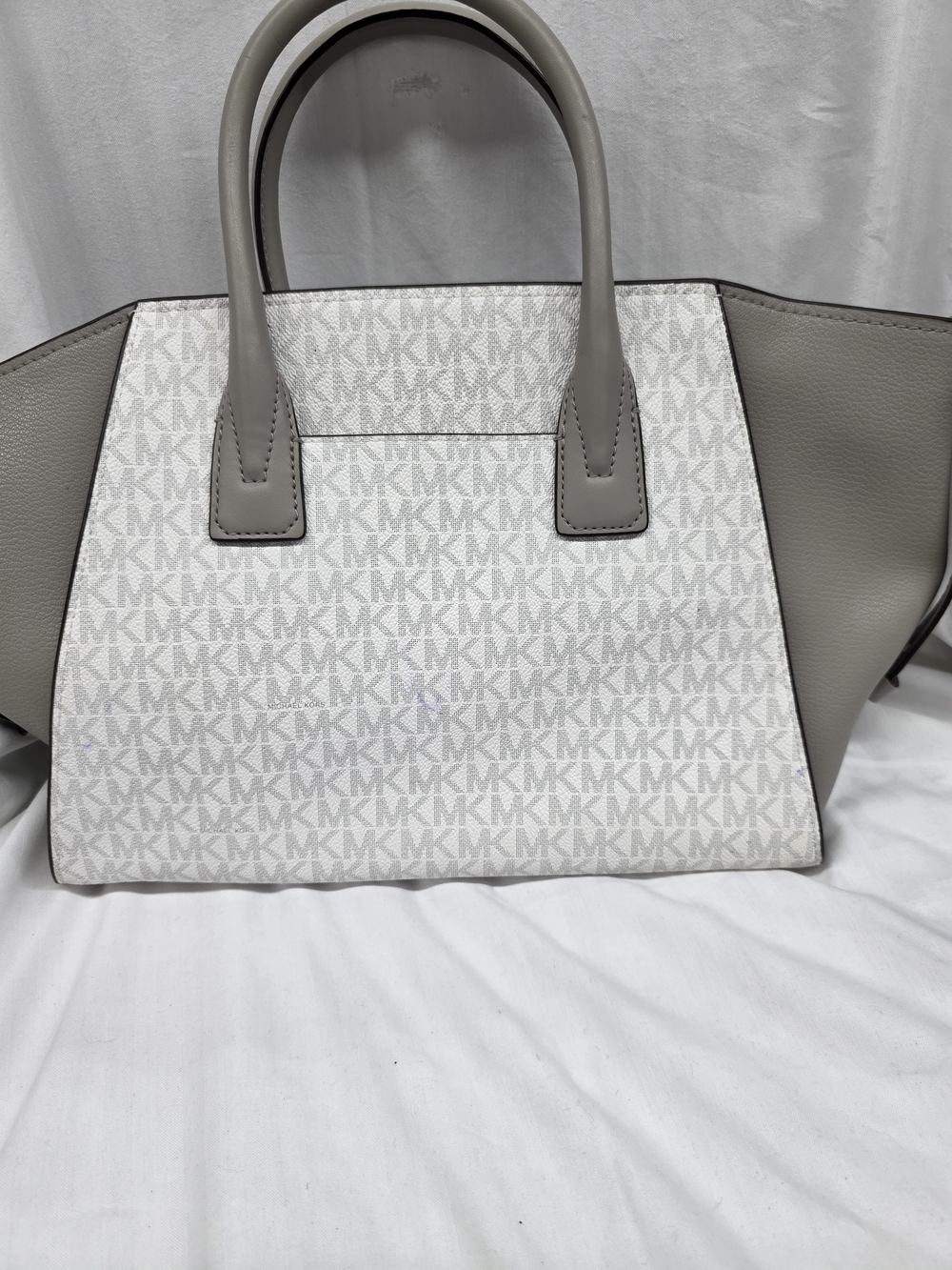 Michael Kors Gray & White Signature Tote with MK Charm - Picture 7 of 14